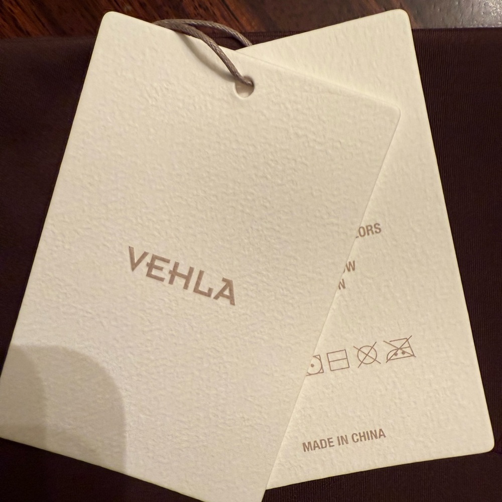 Vehla Leggings And Crop Top Set Choc Size L Brand New Activewear Pilates — image 5 of 8